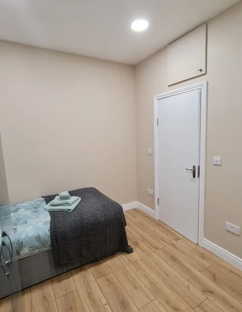 Emmet Street, 5-bed house, photo 2
