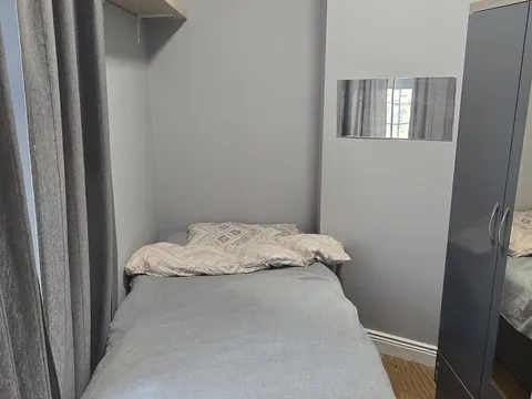 2 Bed Apartment North Circular Road, photo 3